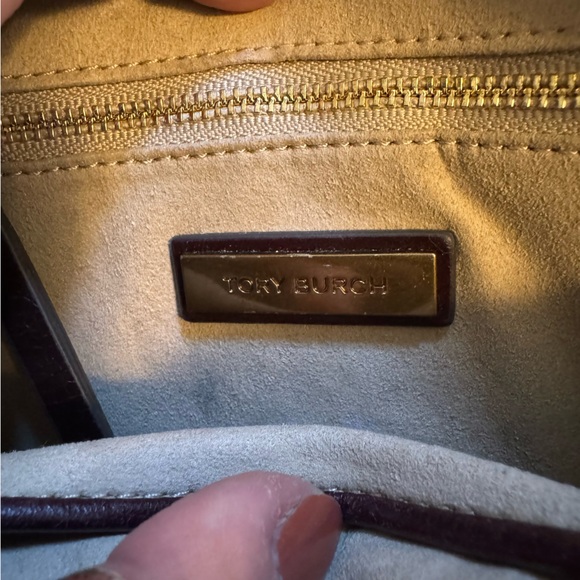 Tory Burch Kira Chevron Glazed Small Camera Bag in Fig - Picture 9 of 15